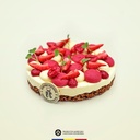 Mousse de maduixa i cruixent de praliné d'ametlla