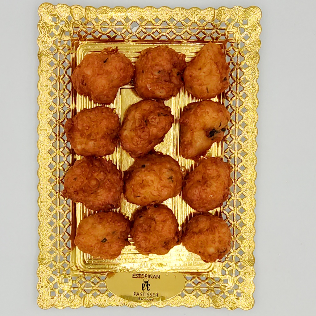 Bunyols de bacallà (en safata), els divendres