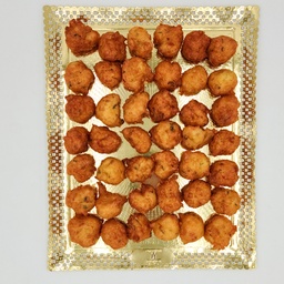 Bunyols de bacallà (en safata), els divendres